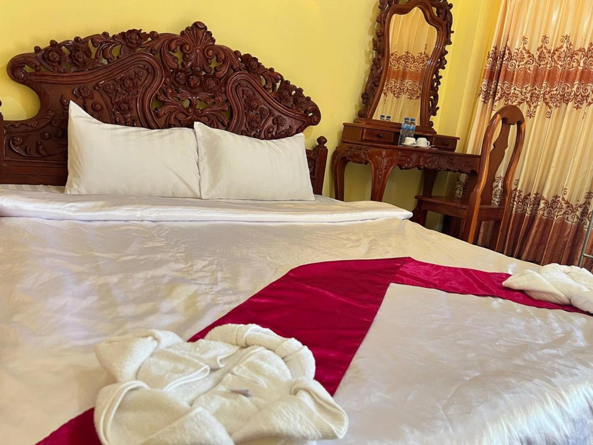 Lotus Blanc Homestay Villa Battambang Buitenkant foto